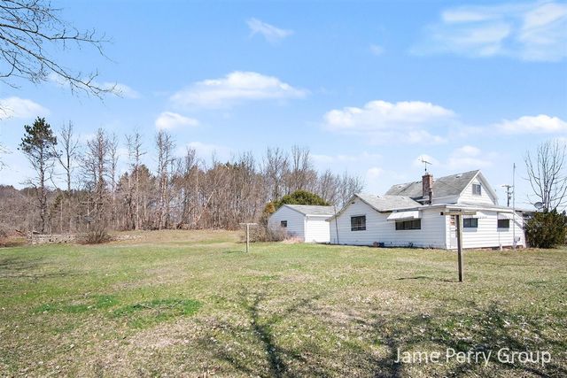 80 W Holland Lake Road, Sheridan, MI 48884