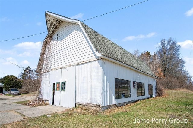 80 W Holland Lake Road, Sheridan, MI 48884