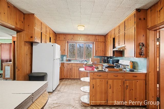 80 W Holland Lake Road, Sheridan, MI 48884