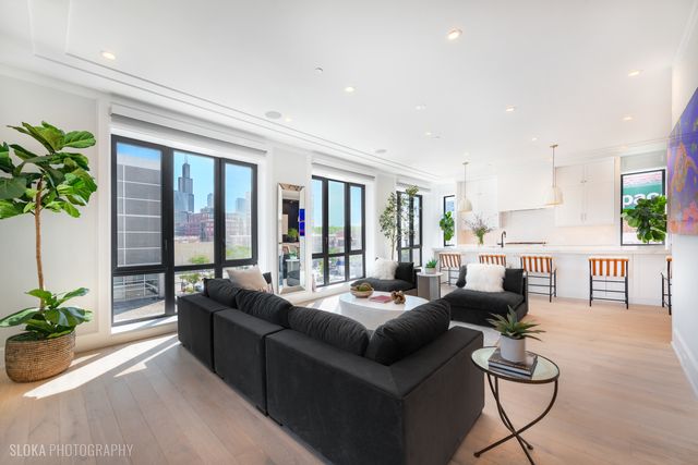 116 N Willard Court PH01, Chicago, IL 60607