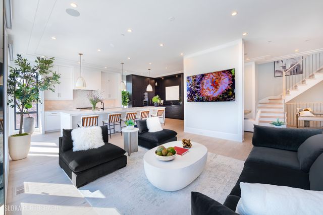 116 N Willard Court PH01, Chicago, IL 60607