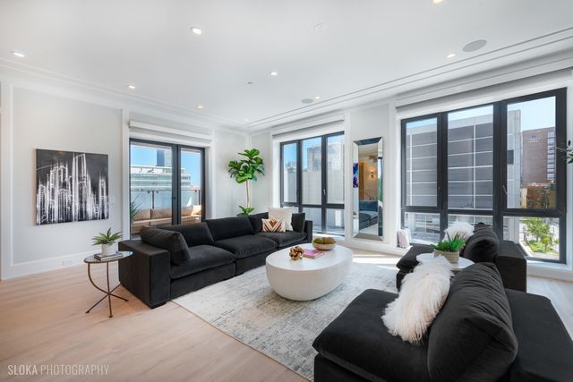 116 N Willard Court PH01, Chicago, IL 60607