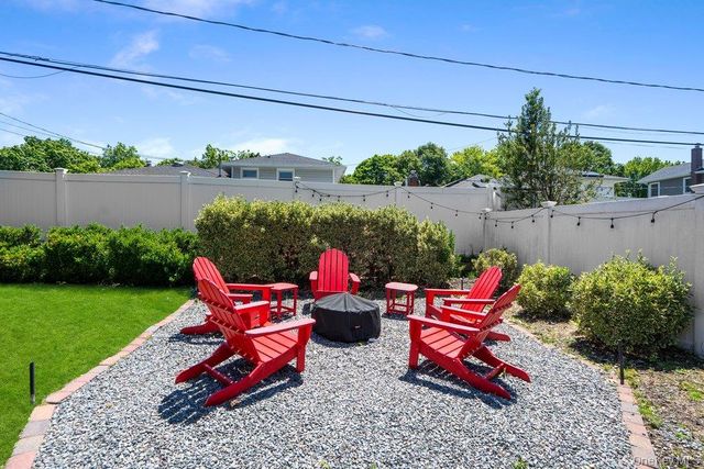 22 Theodore Drive, Plainview, NY 11803