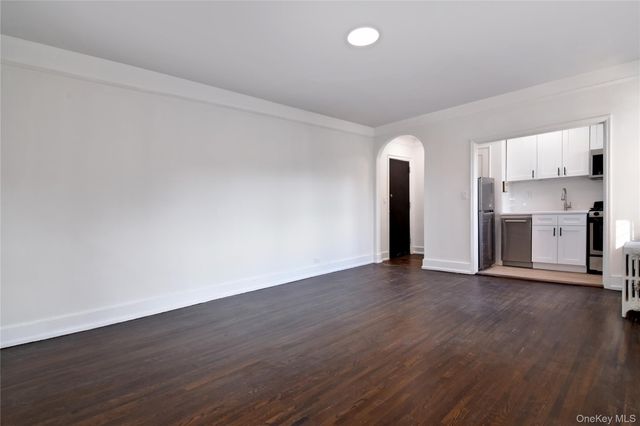 590 E 3rd Street 3M, Mount Vernon, NY 10553