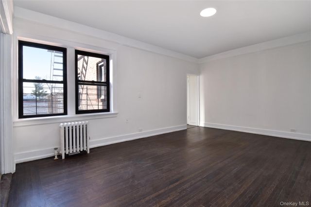 590 E 3rd Street 3M, Mount Vernon, NY 10553