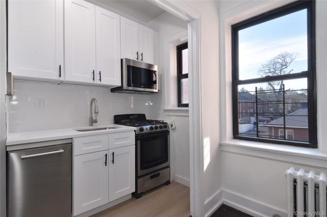 590 E 3rd Street 3M, Mount Vernon, NY 10553