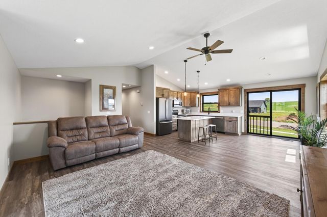 488 Gopher Court, New Richmond, WI 54017
