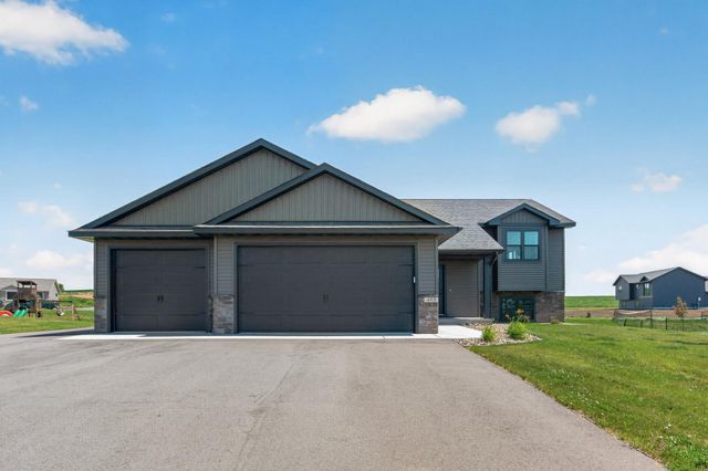 488 Gopher Court, New Richmond, WI 54017