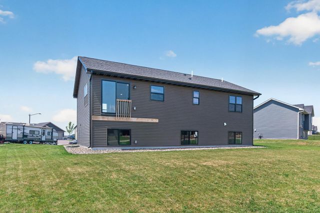 488 Gopher Court, New Richmond, WI 54017