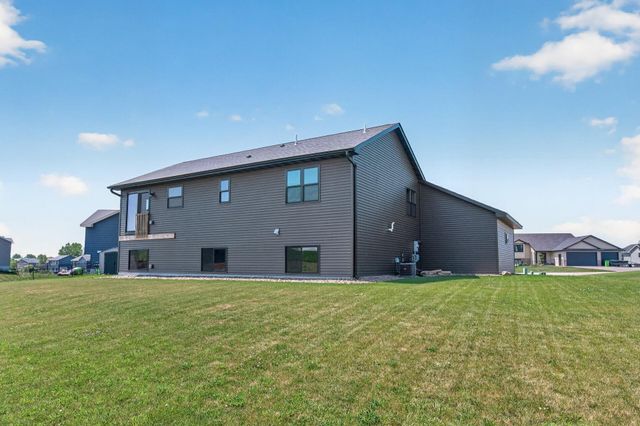 488 Gopher Court, New Richmond, WI 54017