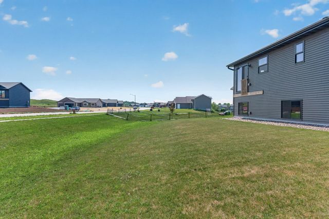 488 Gopher Court, New Richmond, WI 54017