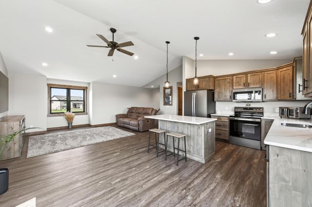 488 Gopher Court, New Richmond, WI 54017