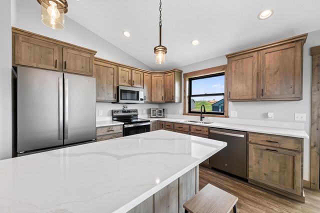 488 Gopher Court, New Richmond, WI 54017