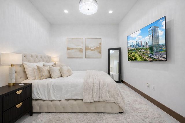 1711 Allen Pkwy 1907, Houston, TX 77019