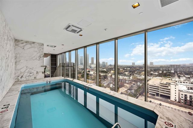 1711 Allen Pkwy 1907, Houston, TX 77019