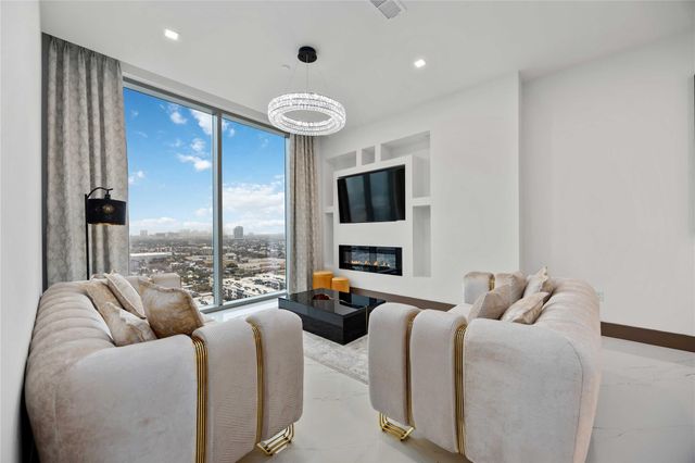 1711 Allen Pkwy 1907, Houston, TX 77019