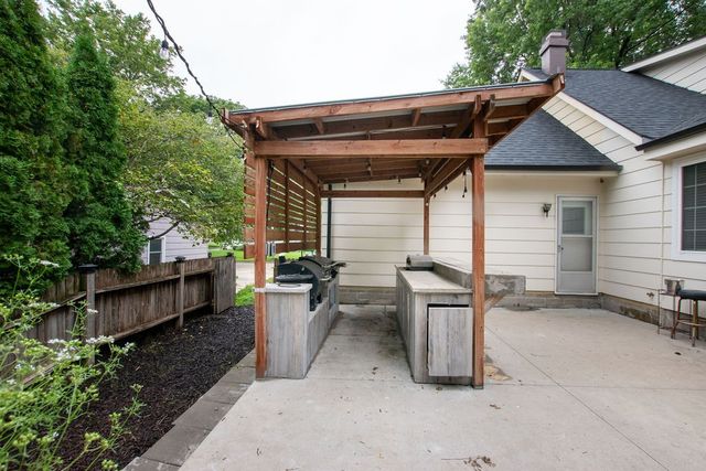 4609 Merced Street, Des Moines, IA 50310