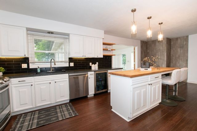 4609 Merced Street, Des Moines, IA 50310