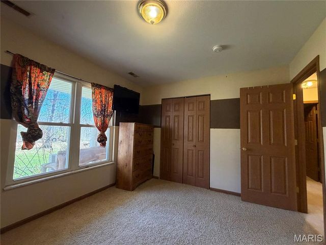 719 White Dogwood Court, St Clair, MO 63077