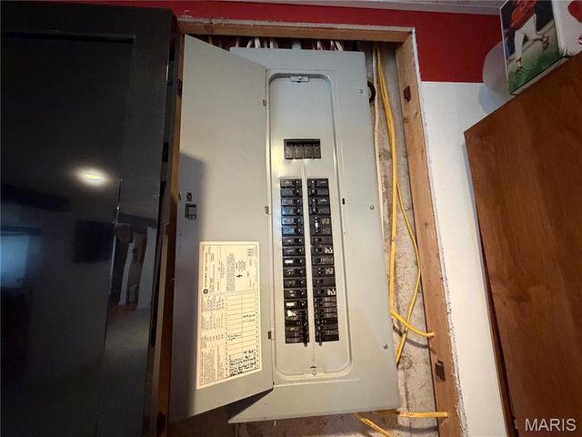 719 White Dogwood Court, St Clair, MO 63077