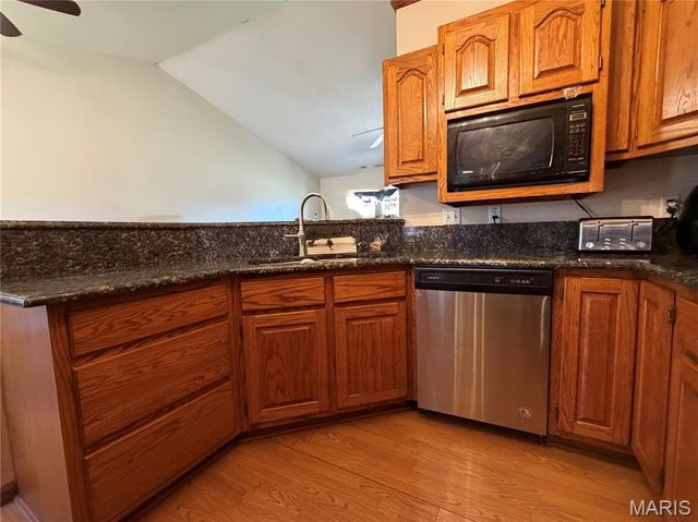 719 White Dogwood Court, St Clair, MO 63077