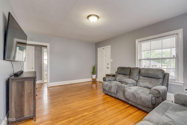 1215 Maryland Avenue, Bristol, TN 37620