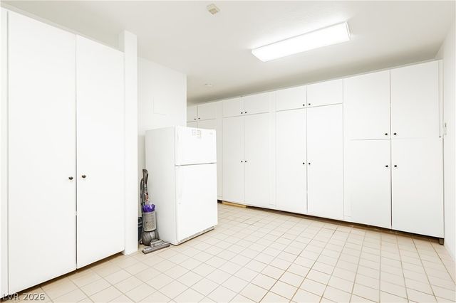 7937 Harbour Towne Avenue, Las Vegas, NV 89113