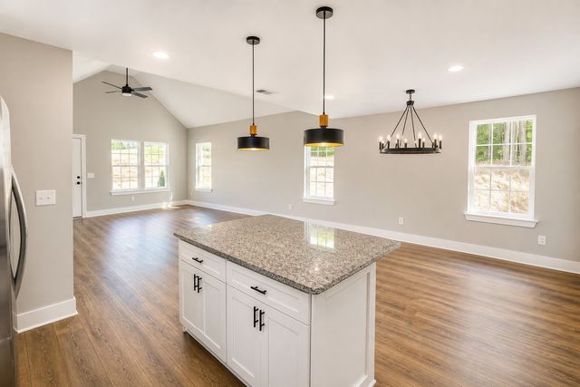 1855 Adams rd, Charlotte, TN 37036
