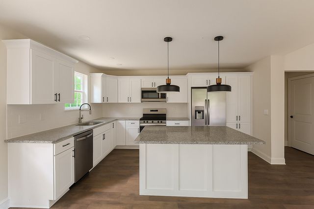 1855 Adams rd, Charlotte, TN 37036