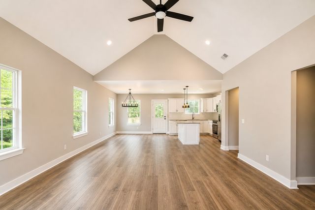 1855 Adams rd, Charlotte, TN 37036