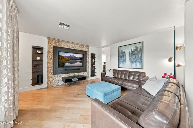 6725 E HOLLY Street, Scottsdale, AZ 85257