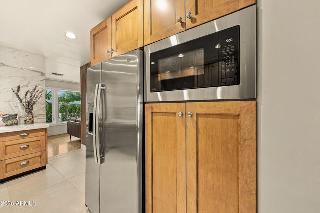 6725 E HOLLY Street, Scottsdale, AZ 85257