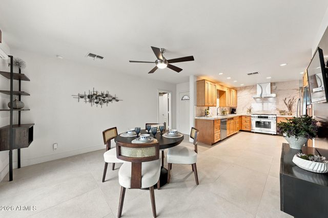 6725 E HOLLY Street, Scottsdale, AZ 85257