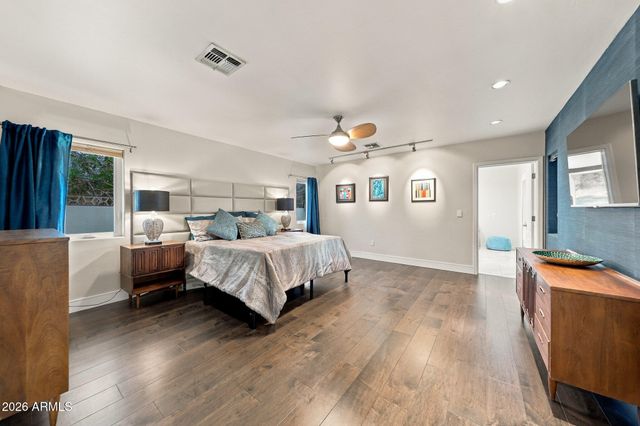 6725 E HOLLY Street, Scottsdale, AZ 85257