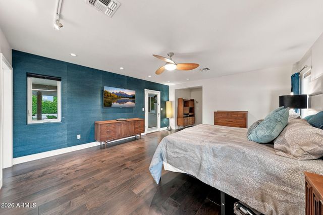 6725 E HOLLY Street, Scottsdale, AZ 85257