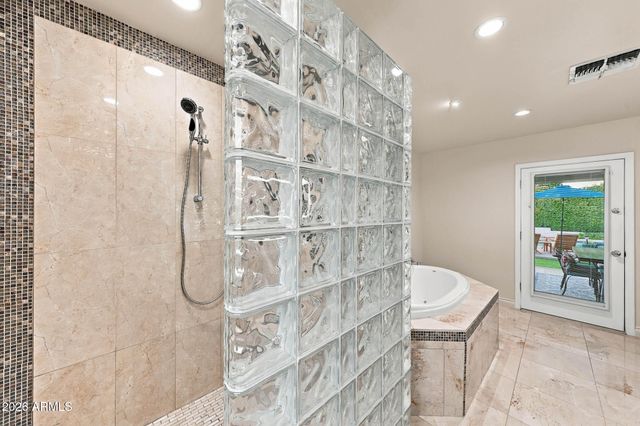 6725 E HOLLY Street, Scottsdale, AZ 85257