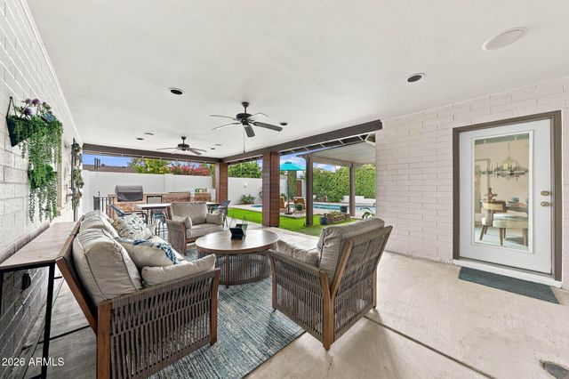 6725 E HOLLY Street, Scottsdale, AZ 85257