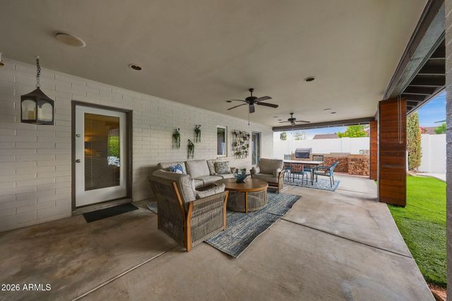 6725 E HOLLY Street, Scottsdale, AZ 85257