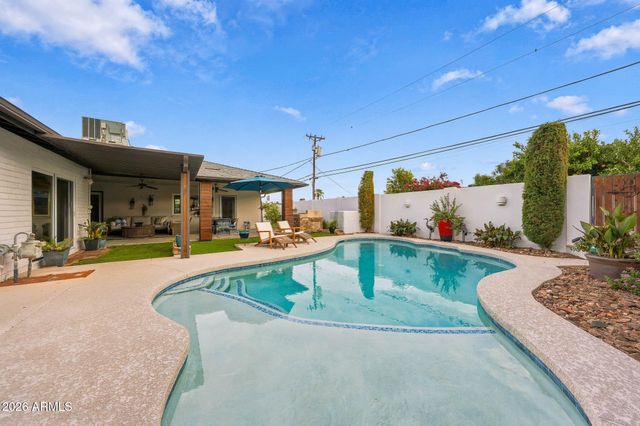 6725 E HOLLY Street, Scottsdale, AZ 85257