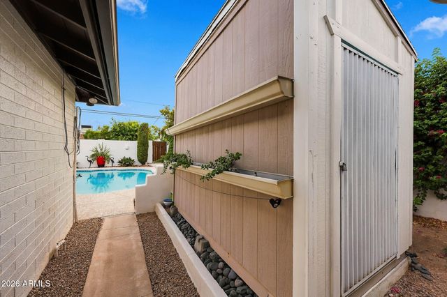 6725 E HOLLY Street, Scottsdale, AZ 85257