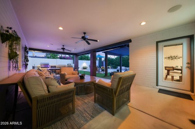6725 E HOLLY Street, Scottsdale, AZ 85257