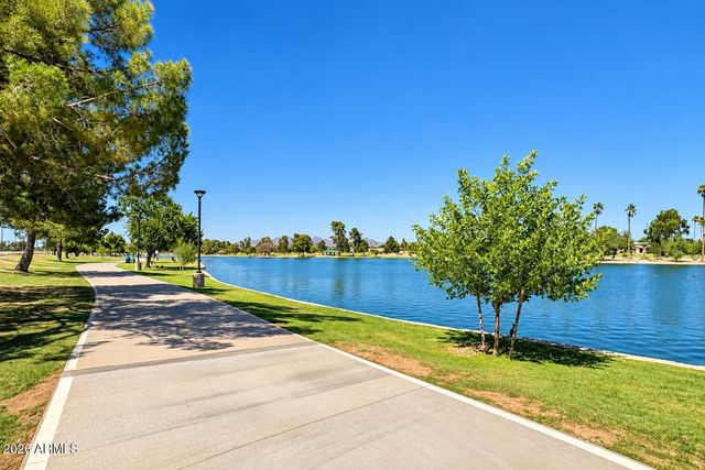 6725 E HOLLY Street, Scottsdale, AZ 85257