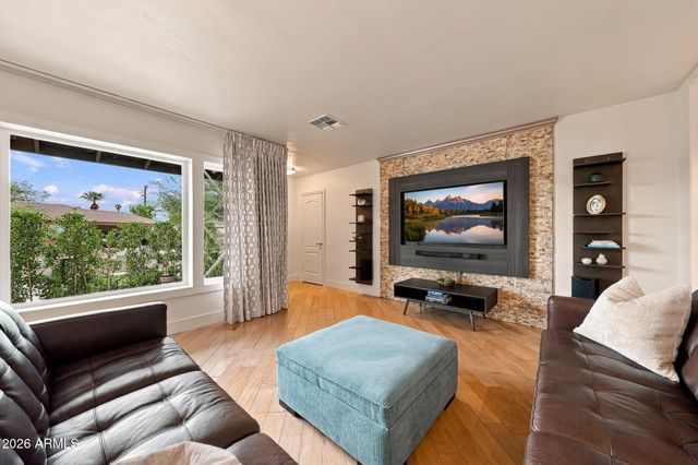 6725 E HOLLY Street, Scottsdale, AZ 85257