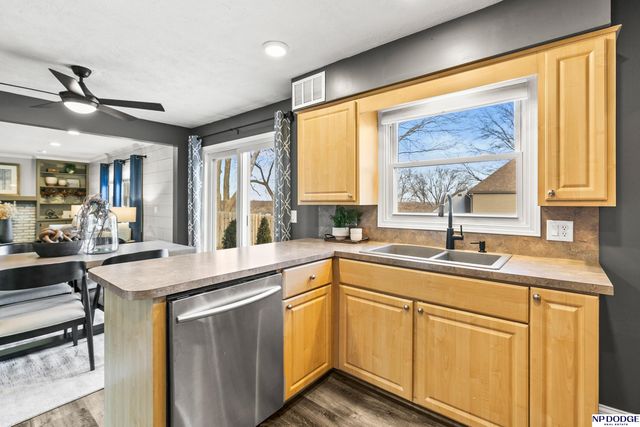 1917 S 167th Avenue Circle, Omaha, NE 68130