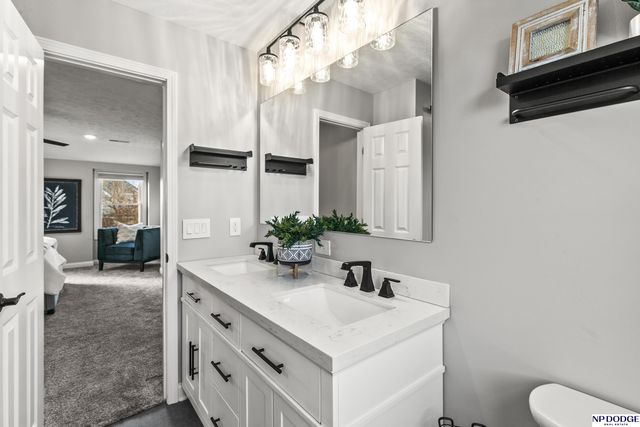 1917 S 167th Avenue Circle, Omaha, NE 68130