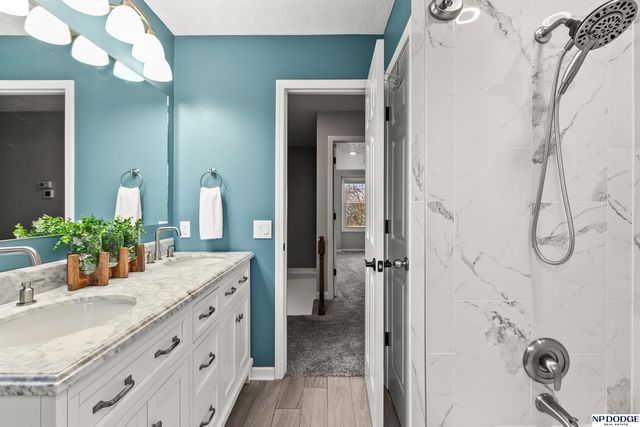 1917 S 167th Avenue Circle, Omaha, NE 68130