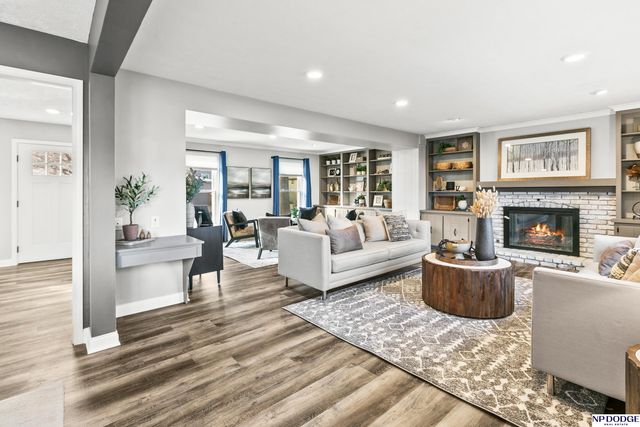 1917 S 167th Avenue Circle, Omaha, NE 68130