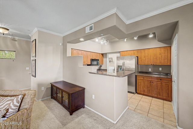 7401 W ARROWHEAD CLUBHOUSE Drive 2087, Glendale, AZ 85308