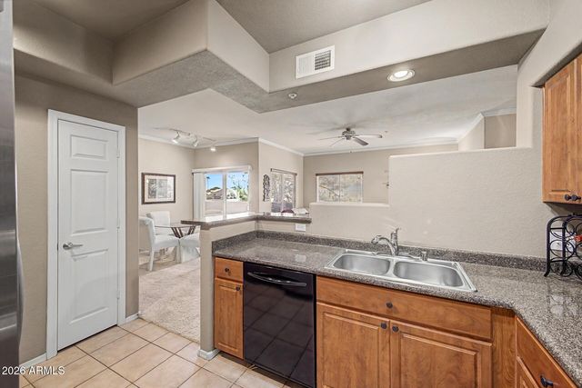 7401 W ARROWHEAD CLUBHOUSE Drive 2087, Glendale, AZ 85308