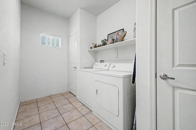 7401 W ARROWHEAD CLUBHOUSE Drive 2087, Glendale, AZ 85308